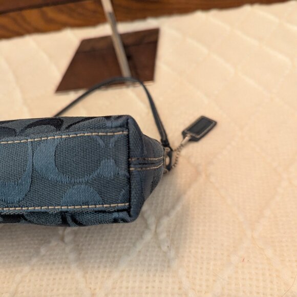 Coach Turnlock Blue Wristlet Mini bag - Picture 7 of 10